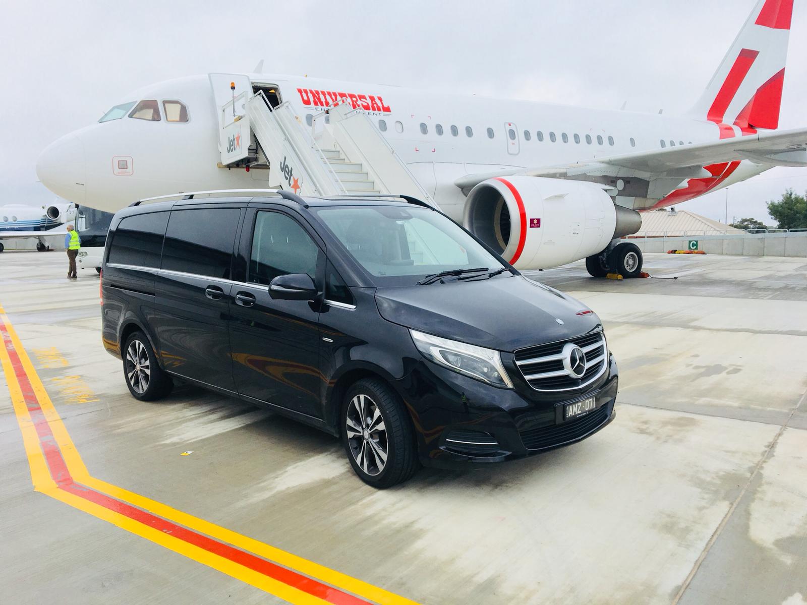 Melbourne airport transfer in luxury chauffeur vehicle – punctual private airport car service