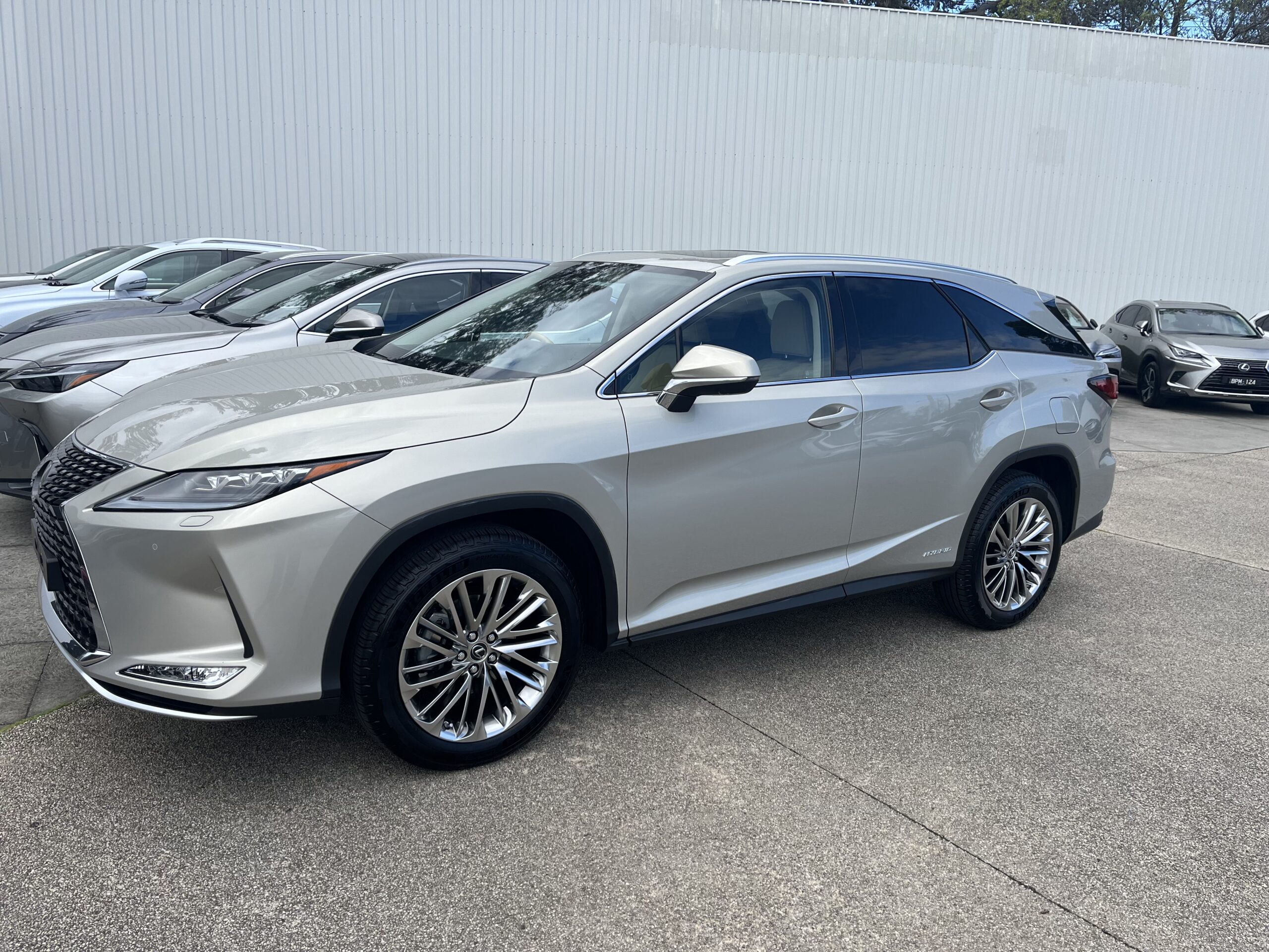 Lexus luxury chauffeur vehicle for SkyLimos in Melbourne